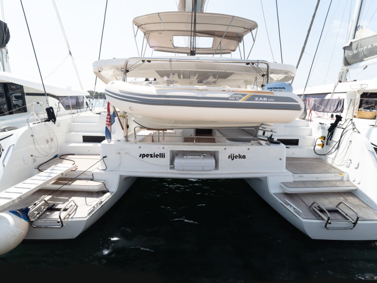 Hire a Lagoon Lagoon 46 Portocolom