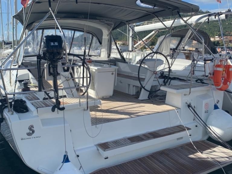 Bénéteau Oceanis 46.1 charter bareboat or skippered in  Cannigione