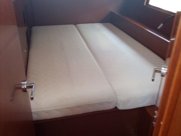 Yacht hire Cannigione cheap Oceanis 46.1