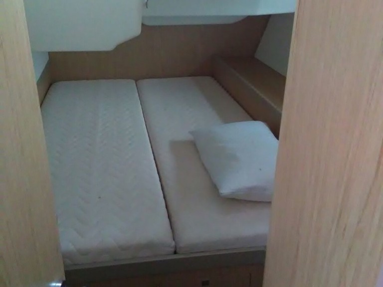 Sailboat hire in Puntone - Bénéteau Oceanis 48