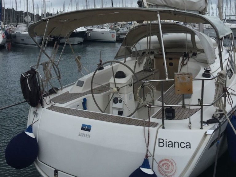 Yacht charter Puntone - Bavaria Bavaria 33 Cruiser on SamBoat