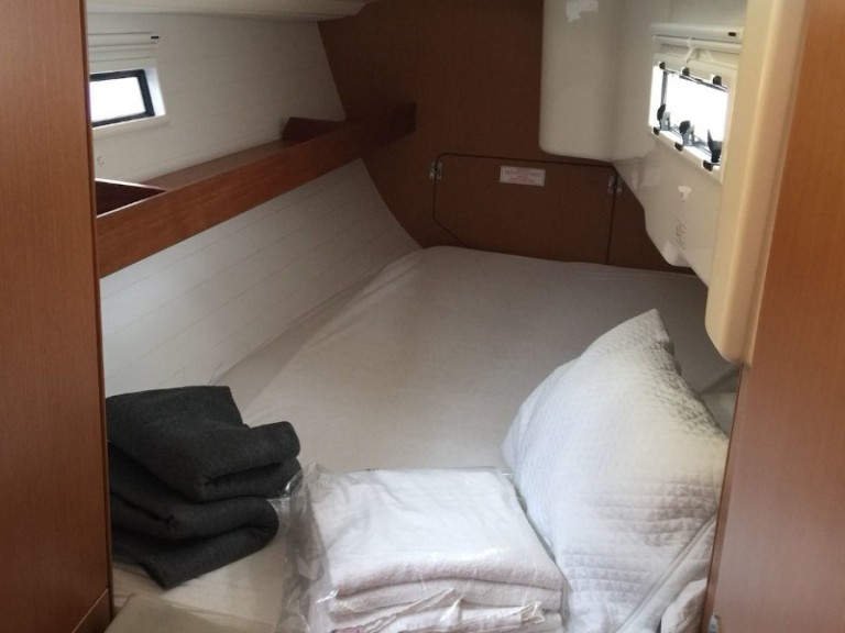 Yacht hire Puntone cheap Bavaria 33 Cruiser