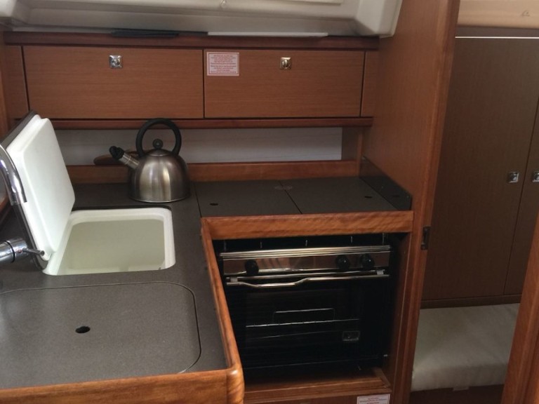 Sailboat hire in Puntone - Bavaria Bavaria 33 Cruiser