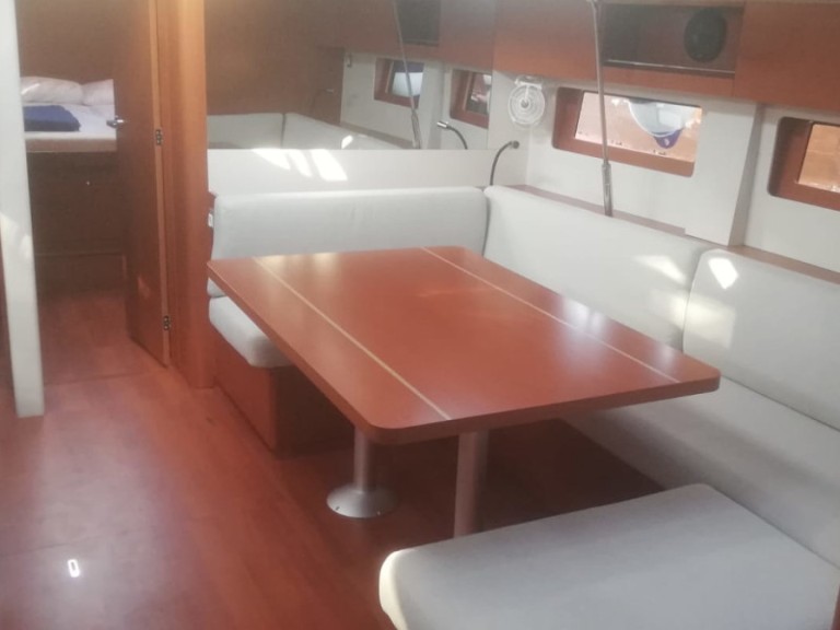 Charter a Bénéteau Oceanis 51.1 in Cannigione on Samboat