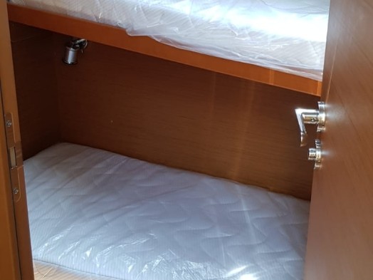 Hire a Jeanneau Sun Odyssey 519 Cannigione