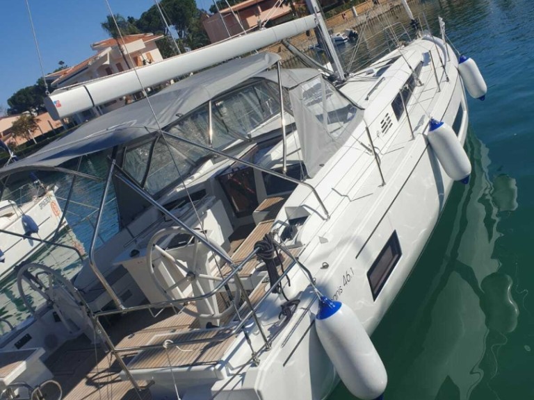Hire a Bénéteau Oceanis 46.1 Cannigione