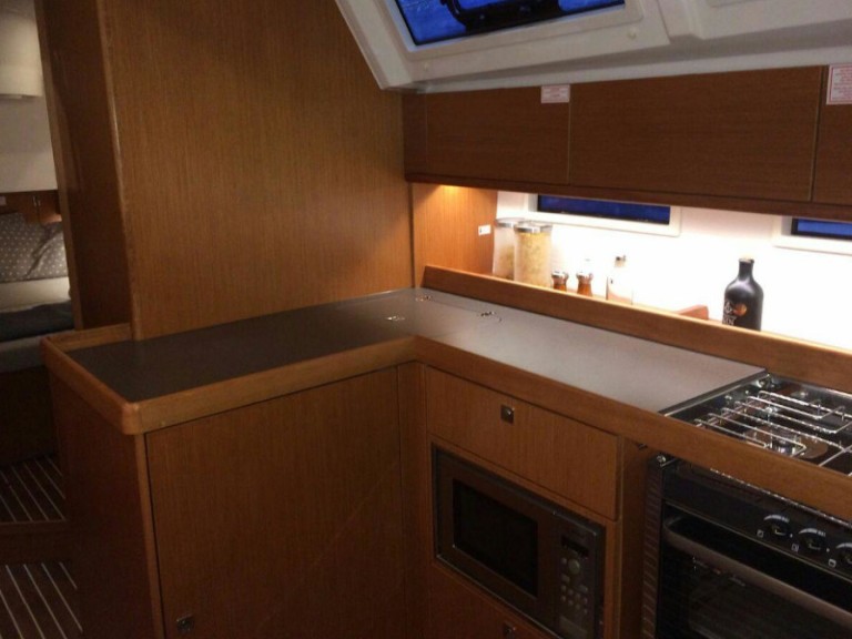 Yacht charter Puntone - Bavaria Cruiser 46 on SamBoat