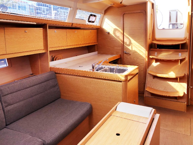 Hire Sailboat with or without skipper Dufour Hyères