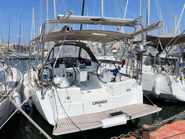 Sailboat to hire Hyères at the best price