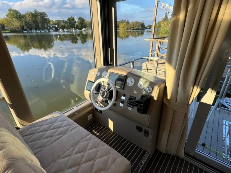 Yacht hire Buchholz cheap Luxboot