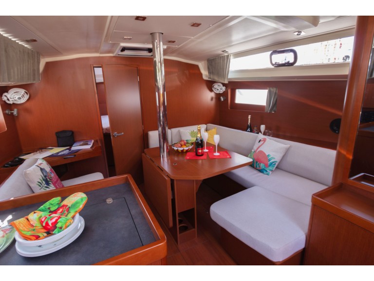 Yacht hire Bocca di Magra cheap Oceanis 41.1