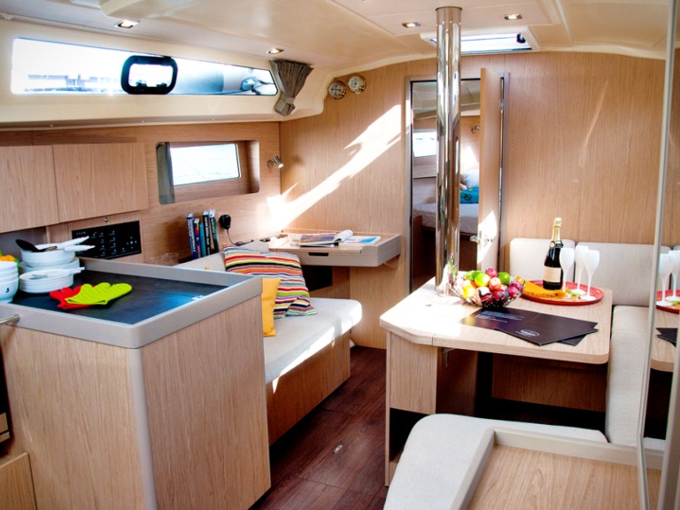 Sailboat to hire Bocca di Magra at the best price