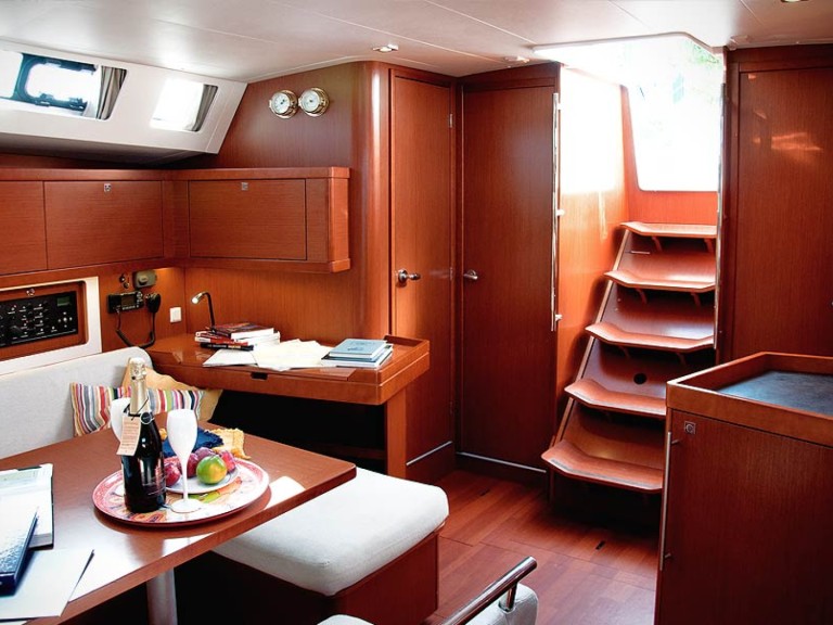 Sailboat to hire Bocca di Magra at the best price