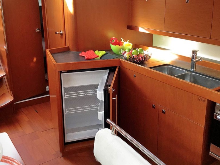 Bénéteau Oceanis 45 charter bareboat or skippered in  Bocca di Magra