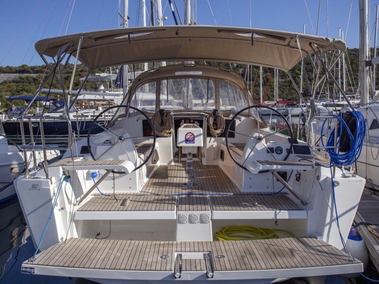 Charter a Dufour Dufour 382 Grand Large in Pula on Samboat