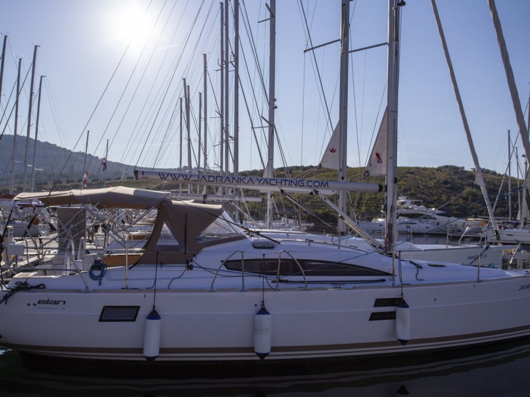 Sailboat to hire Pula at the best price