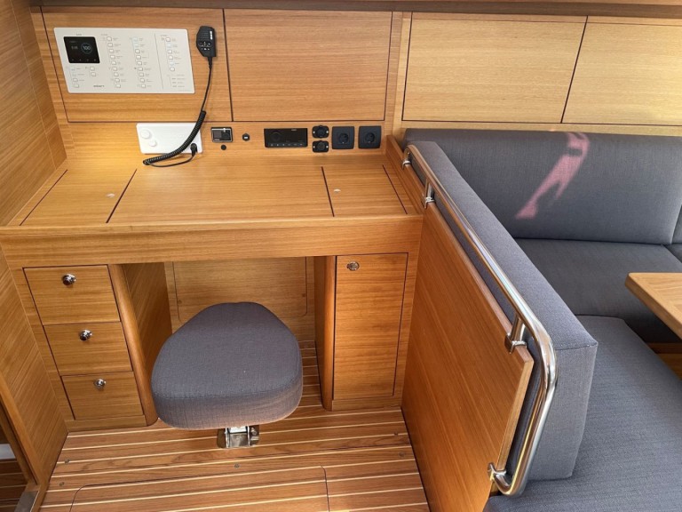 Hire Sailboat Elan with a boat licence