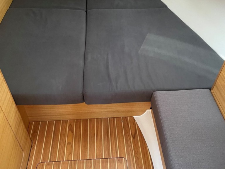 Charter a Elan Impression 45.1 in Pula on Samboat