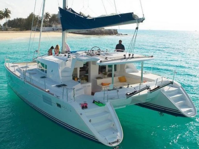 Charter a Lagoon Lagoon 440 in Lido di Ostia Levante on Samboat