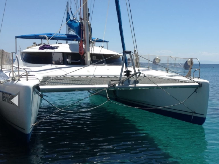 Charter a Lagoon Lagoon 440 in Lido di Ostia Levante on Samboat