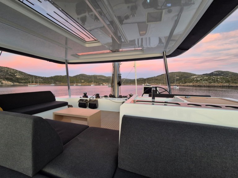 Catamaran hire in Palma de Mallorca - Lagoon Lagoon 55