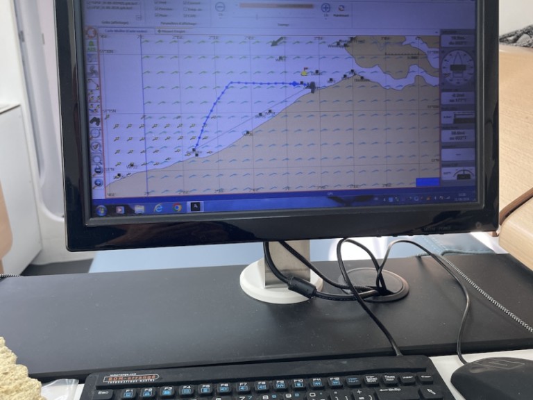 Yacht hire La Trinité-sur-Mer cheap Pogo 36