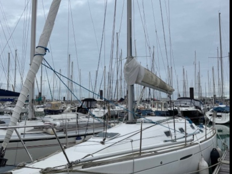 Sailboat hire in La Rochelle - Bénéteau First 31.7