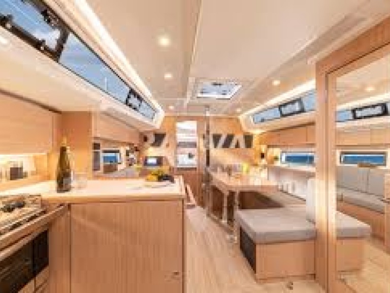 Yacht charter Rhodes (City) - Bavaria Bavaria C38 on SamBoat