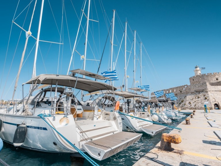 Sailboat to hire Rhodes (City) at the best price