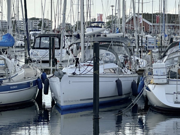 Sailboat hire in Flensburg - Bénéteau Oceanis 31