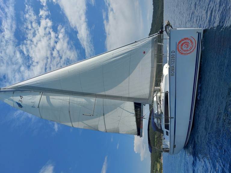 Sailboat to hire Puntone at the best price