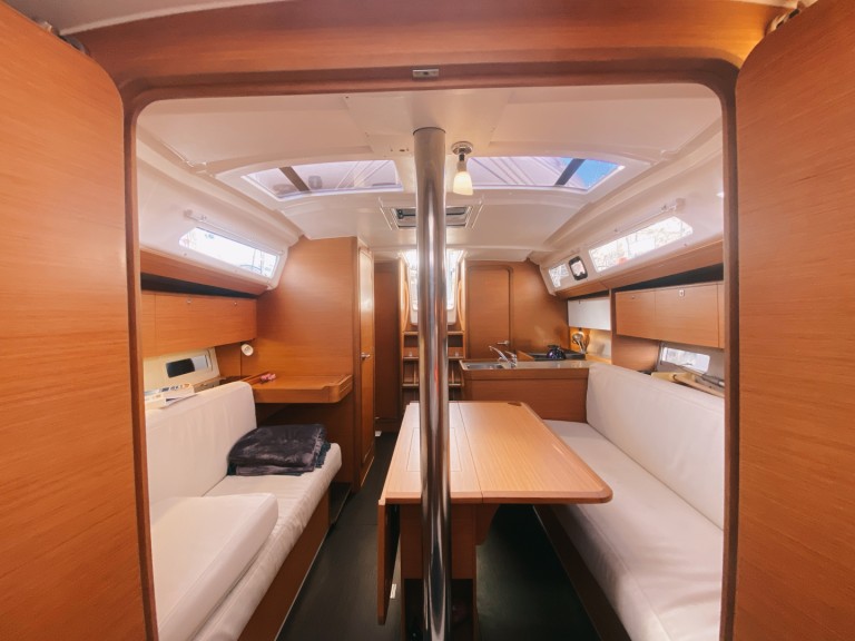 Sailboat hire in Marseille - Dufour Dufour 360 Grand Large