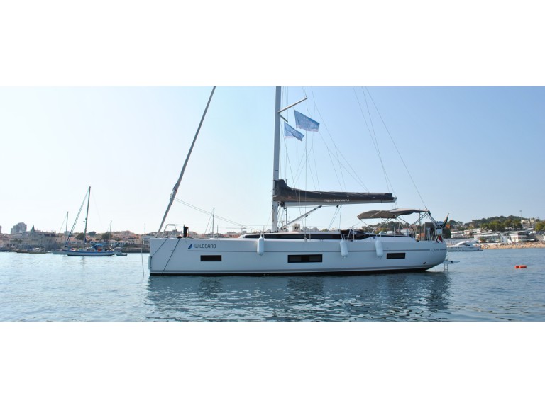 Yacht hire Porto cheap Bavaria C45