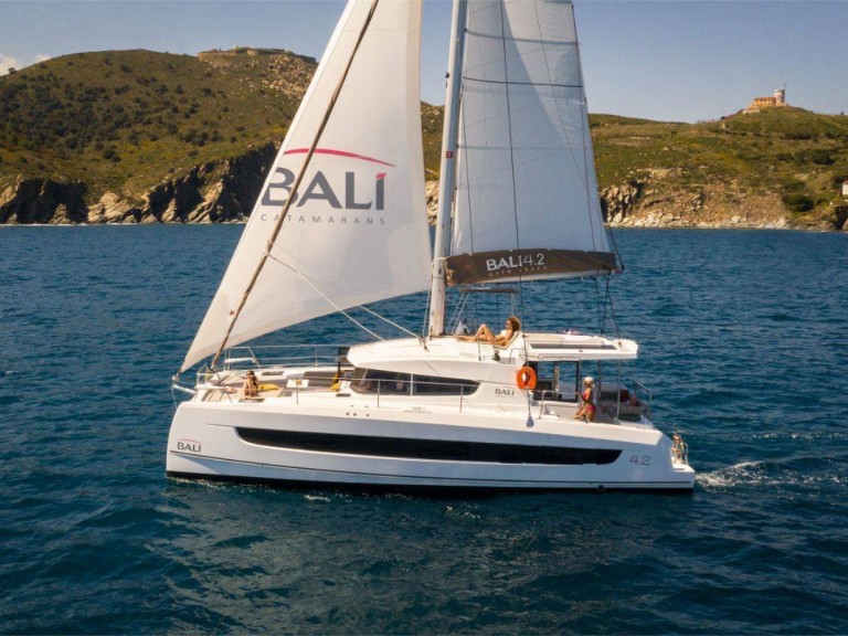 Hire Catamaran Bali with a boat licence