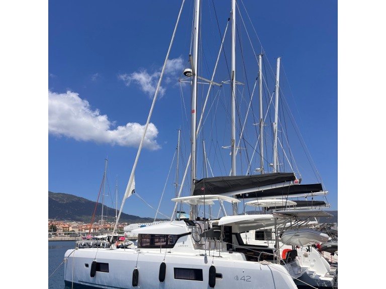 Hire Catamaran with or without skipper Lagoon Ajaccio