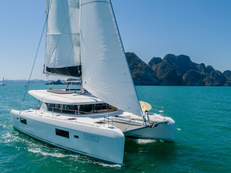 Catamaran hire in Phuket (City) - Lagoon Lagoon 42