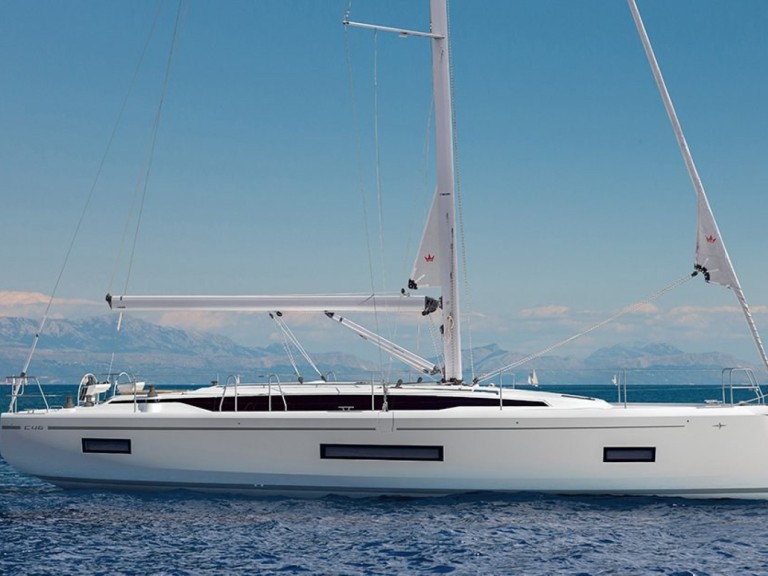 Hire Sailboat Bavaria with a boat licence