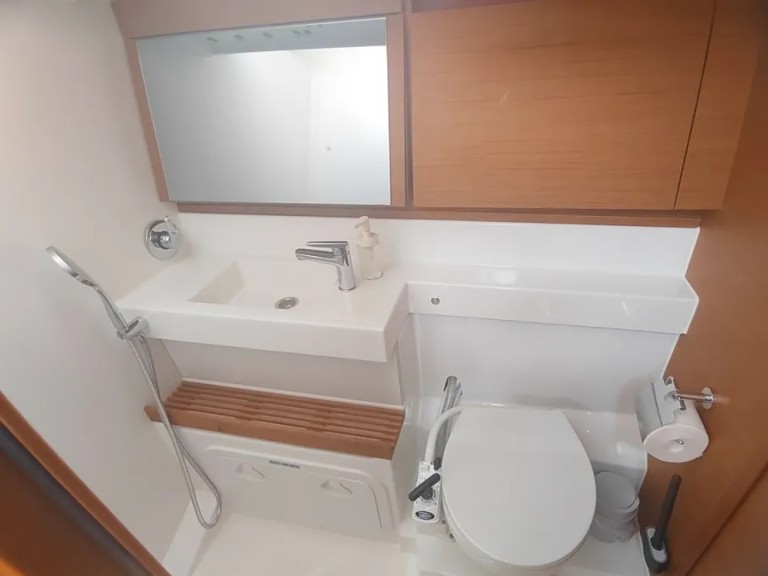 Hire a Jeanneau Sun Odyssey 440 Pula