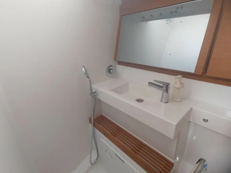 Hire a Jeanneau Sun Odyssey 440 Pula