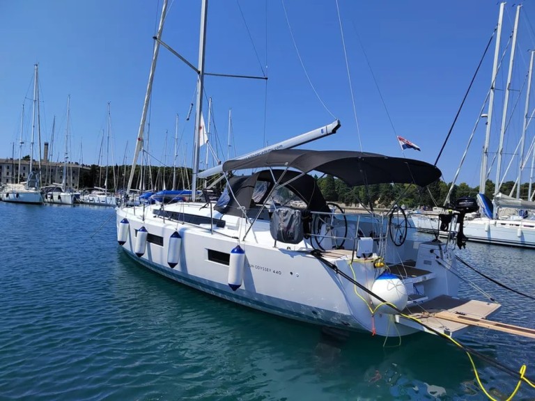 Yacht hire Pula cheap Sun Odyssey 440