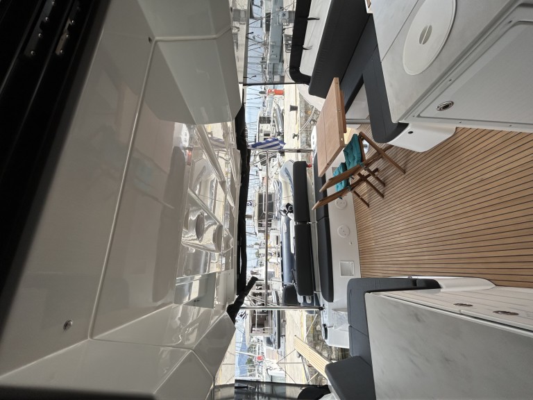 Yacht hire Alimos cheap Lagoon 46