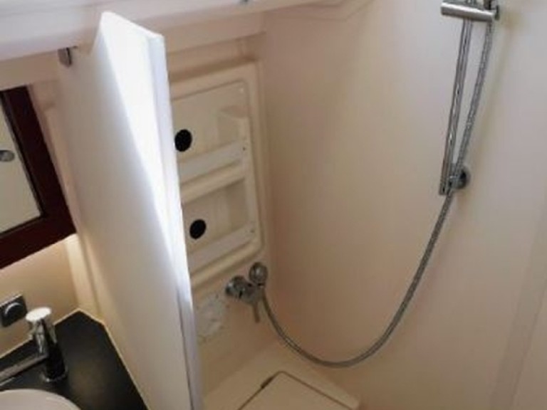 Charter a Hanse Hanse 415 in Primošten on Samboat