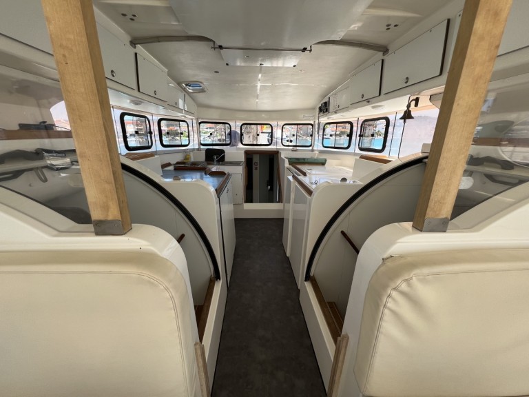 Charter a Dufour Atoll 6 in Primošten on Samboat