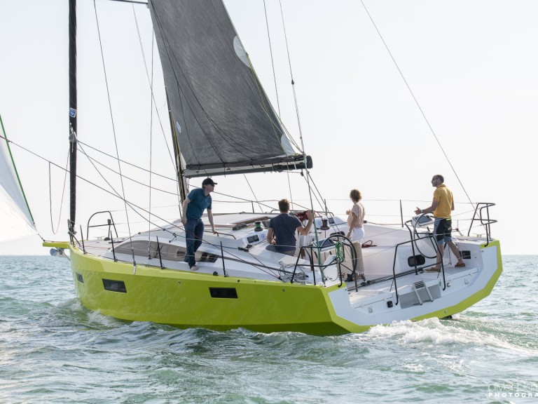 Charter a RM RM 1180 in Marseille on Samboat