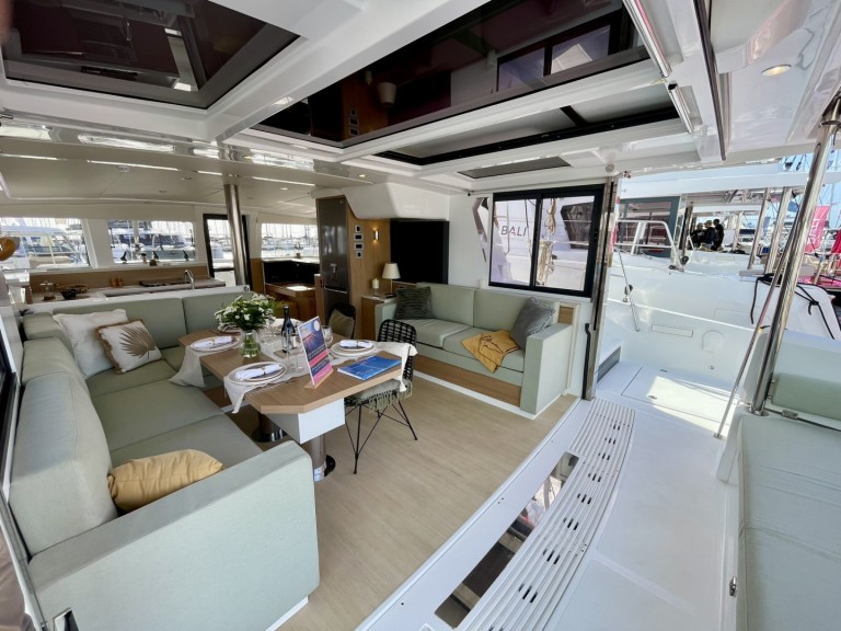 Hire a Bali Catamarans Bali 4.2 Saint-Mandrier-sur-Mer