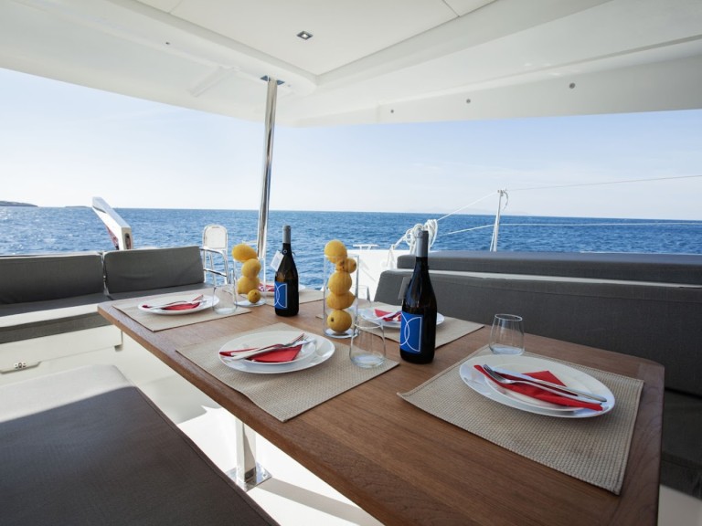 Catamaran hire in Alimos - Fountaine Pajot Elba 45