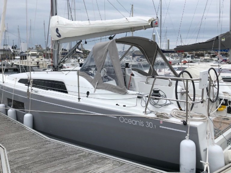 Hire Sailboat Bénéteau with a boat licence
