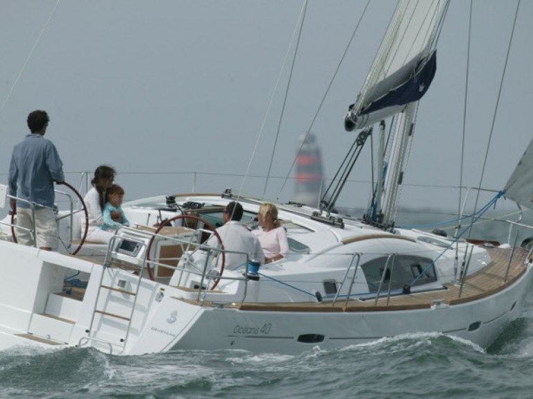 Hire a Bénéteau Oceanis 40 Adaköy