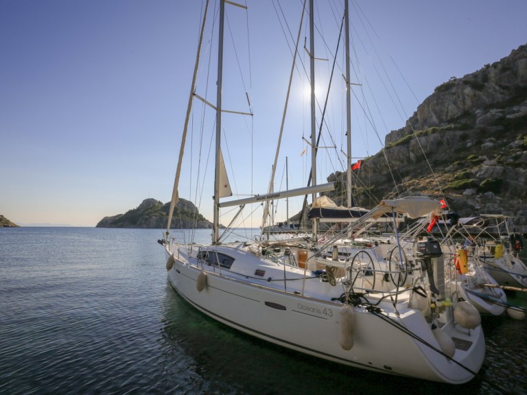 Sailboat hire in Adaköy - Bénéteau Oceanis 43