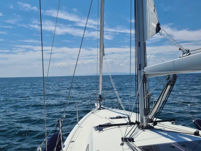 Charter a Jeanneau Sun Odyssey 410 in Adaköy on Samboat
